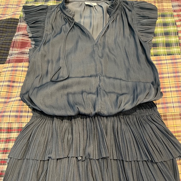 Dress - Picture 1 of 4